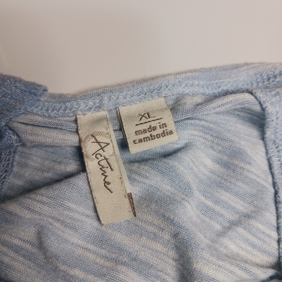 Women's C active short slave crew neck pullover blouse, size XL, color blue and - Picture 6 of 7